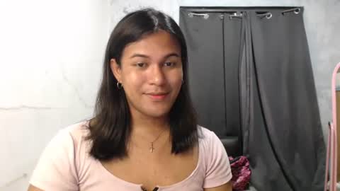 Ellez online show from November 23, 2025, 6:19 pm