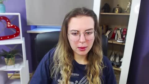 Z O E Y online show from December 21, 2024, 8:07 am