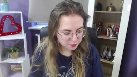 Z O E Y online show from January 2, 2025, 11:41 am