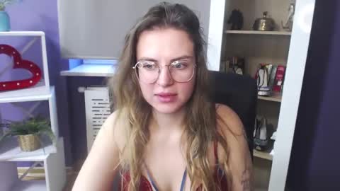 Z O E Y online show from January 13, 2025, 9:08 am