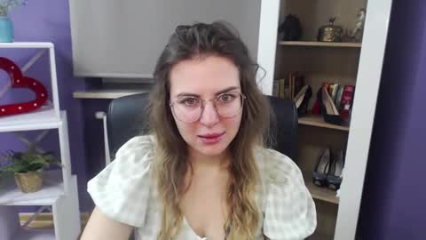 Z O E Y online show from January 17, 2025, 6:26 am