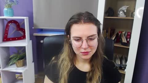 Z O E Y online show from February 17, 2025, 6:20 am