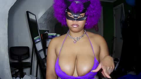 Snapshot of blacksirenqueen chatting on December 6, 2024, 1:07 am Queen Siren online show from December 6, 2024, 1:07 am