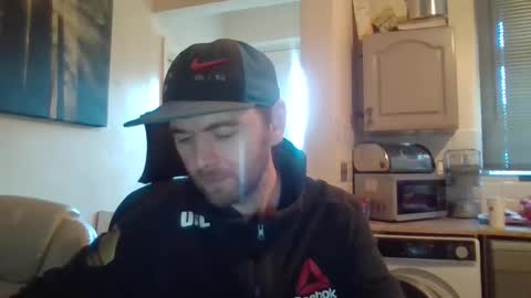 Snapshot of blackvswhite2022 chatting on February 4, 2025, 9:07 am blackvswhite2022 online show from February 4, 2025, 9:07 am