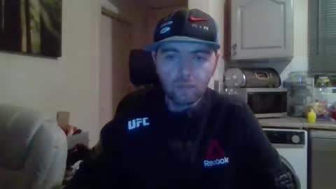 Snapshot of blackvswhite2022 chatting on February 24, 2025, 12:52 am blackvswhite2022 online show from February 24, 2025, 12:52 am