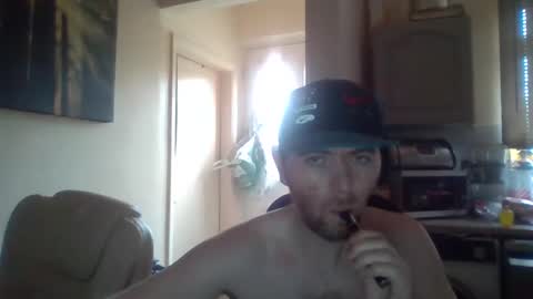 Snapshot of blackvswhite2022 chatting on February 24, 2025, 9:21 am blackvswhite2022 online show from February 24, 2025, 9:21 am