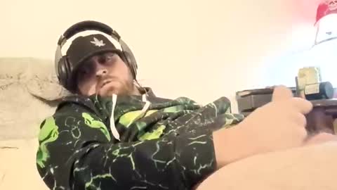 Snapshot of blahblam420 chatting on November 23, 2025, 8:03 am blahblam420 online show from November 23, 2025, 8:03 am