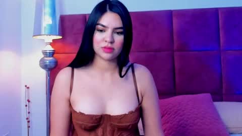 Snapshot of blanca___nieves chatting on October 23, 2025, 1:43 pm Blanca Nieves online show from October 23, 2025, 1:43 pm