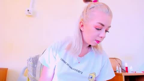 Snapshot of blinkofeyess chatting on February 23, 2025, 7:33 am Nicole online show from February 23, 2025, 7:33 am