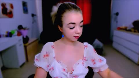 Snapshot of blinkofeyess chatting on September 20, 2025, 10:05 am Nicole online show from September 20, 2025, 10:05 am