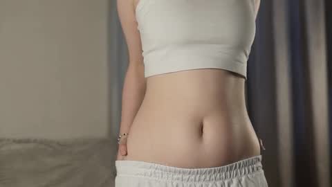 Mila online show from September 17, 2025, 1:46 pm