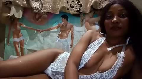 Snapshot of blktulipsxx chatting on November 25, 2025, 1:49 am Lola online show from November 25, 2025, 1:49 am