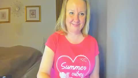 Nicole online show from March 3, 2025, 5:39 pm