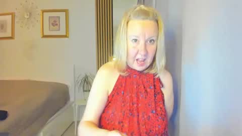 Nicole online show from March 6, 2025, 7:32 pm