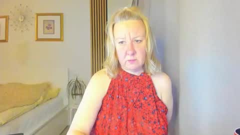 Nicole online show from March 10, 2025, 7:18 pm