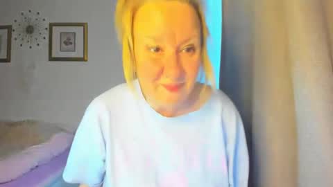 Nicole online show from March 11, 2025, 4:18 pm