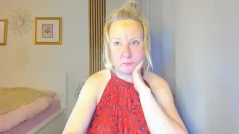 Nicole online show from March 11, 2025, 7:25 pm