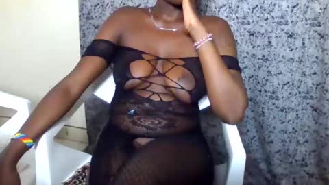 Snapshot of blonde_barby chatting on October 14, 2025, 10:43 pm blonde_barby online show from October 14, 2025, 10:43 pm