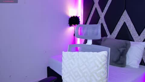 alejandra online show from November 10, 2025, 2:10 am