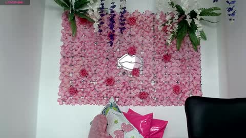 blonde_squirt_ online show from January 24, 2025, 7:19 am