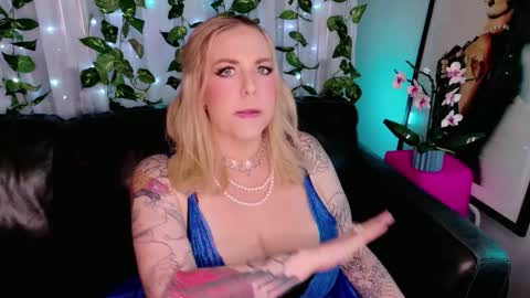 Snapshot of blondejj chatting on November 23, 2025, 8:25 am JJ online show from November 23, 2025, 8:25 am