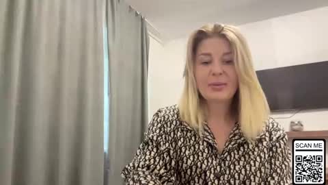 Snapshot of blondie_xoxoxo chatting on October 6, 2025, 7:17 am blondie_xoxoxo online show from October 6, 2025, 7:17 am