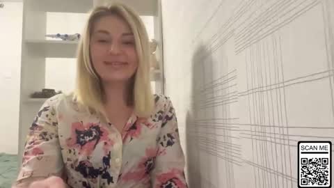 Snapshot of blondie_xoxoxo chatting on November 16, 2025, 7:52 pm blondie_xoxoxo online show from November 16, 2025, 7:52 pm
