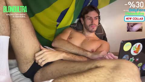 Snapshot of blondultra chatting on December 14, 2025, 1:38 pm blondultra online show from December 14, 2025, 1:38 pm