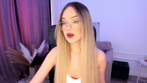 Sophia online show from February 8, 2025, 11:44 am