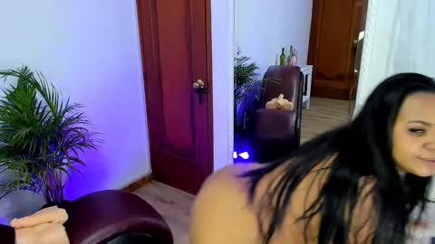 Snapshot of blue__style chatting on January 19, 2025, 12:17 pm blue__style online show from January 19, 2025, 12:17 pm