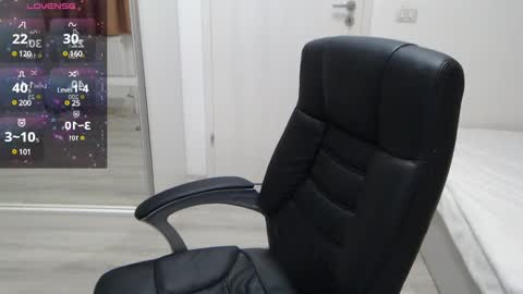 Snapshot of blue_eyes96 chatting on January 22, 2025, 8:28 pm Juliet online show from January 22, 2025, 8:28 pm