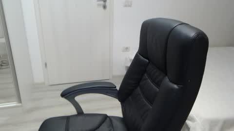 Snapshot of blue_eyes96 chatting on October 15, 2025, 4:40 pm Juliet online show from October 15, 2025, 4:40 pm