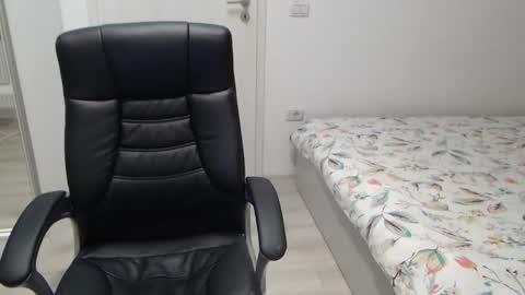 Snapshot of blue_eyes96 chatting on November 3, 2025, 5:14 pm Juliet online show from November 3, 2025, 5:14 pm