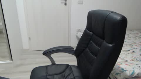 Snapshot of blue_eyes96 chatting on November 11, 2025, 5:35 pm Juliet online show from November 11, 2025, 5:35 pm