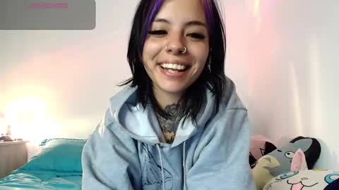 Snapshot of blue_tatuu1 chatting on December 10, 2024, 12:28 am Alice bleu for friends  online show from December 10, 2024, 12:28 am