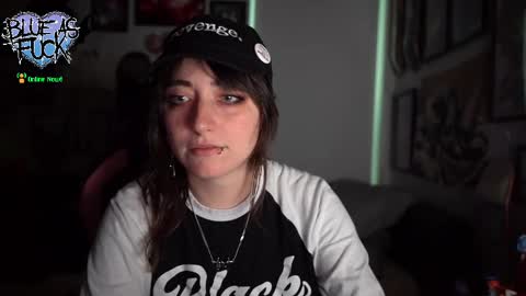 Blue online show from October 7, 2025, 1:14 am