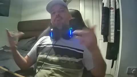 Snapshot of bluebirdflame1 chatting on December 23, 2024, 6:37 pm bluebirdflame1 online show from December 23, 2024, 6:37 pm
