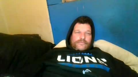 Snapshot of bluedemoneyes1986 chatting on February 27, 2025, 5:02 am bluedemoneyes1986 online show from February 27, 2025, 5:02 am