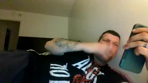 Snapshot of bluedemoneyes1986 chatting on October 2, 2025, 3:46 am bluedemoneyes1986 online show from October 2, 2025, 3:46 am