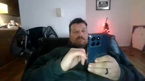 Snapshot of bluedemoneyes1986 chatting on November 18, 2025, 9:30 pm bluedemoneyes1986 online show from November 18, 2025, 9:30 pm