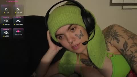 Blue online show from November 17, 2025, 4:51 am