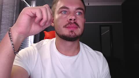 Snapshot of blueeyeboy0 chatting on December 19, 2024, 1:07 pm blueeyeboy0 online show from December 19, 2024, 1:07 pm