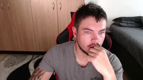 Snapshot of blueeyeboy0 chatting on February 4, 2025, 6:04 am blueeyeboy0 online show from February 4, 2025, 6:04 am