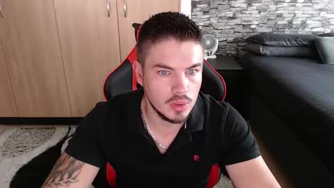 Snapshot of blueeyeboy0 chatting on February 10, 2025, 8:31 am blueeyeboy0 online show from February 10, 2025, 8:31 am