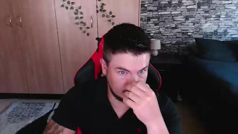 Snapshot of blueeyeboy0 chatting on November 19, 2025, 7:08 am blueeyeboy0 online show from November 19, 2025, 7:08 am