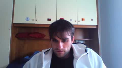 bluejoee online show from November 3, 2025, 1:01 pm