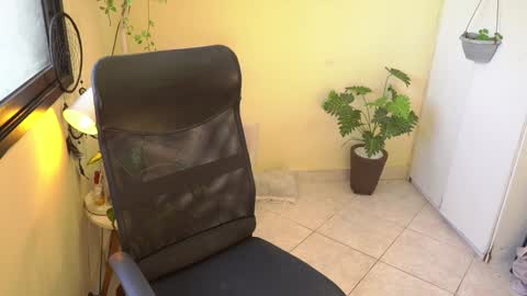 Snapshot of bluemysticlady chatting on January 10, 2025, 2:45 pm FLORAA online show from January 10, 2025, 2:45 pm