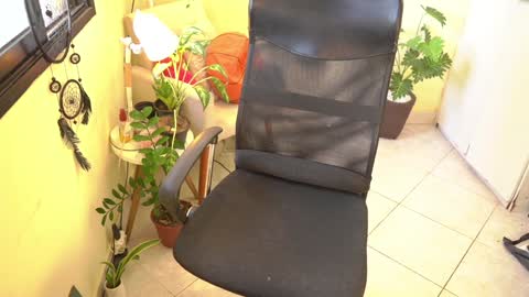 Snapshot of bluemysticlady chatting on January 17, 2025, 3:22 pm FLORAA online show from January 17, 2025, 3:22 pm