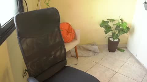 Snapshot of bluemysticlady chatting on January 22, 2025, 10:50 am FLORAA online show from January 22, 2025, 10:50 am