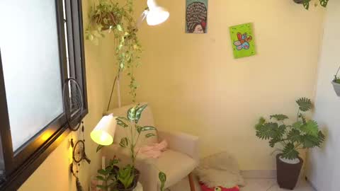 Snapshot of bluemysticlady chatting on February 9, 2025, 3:45 pm FLORAA online show from February 9, 2025, 3:45 pm